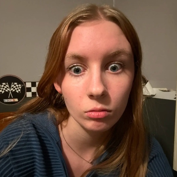 Meet your Posher, Sophia - Picture 2 of 5